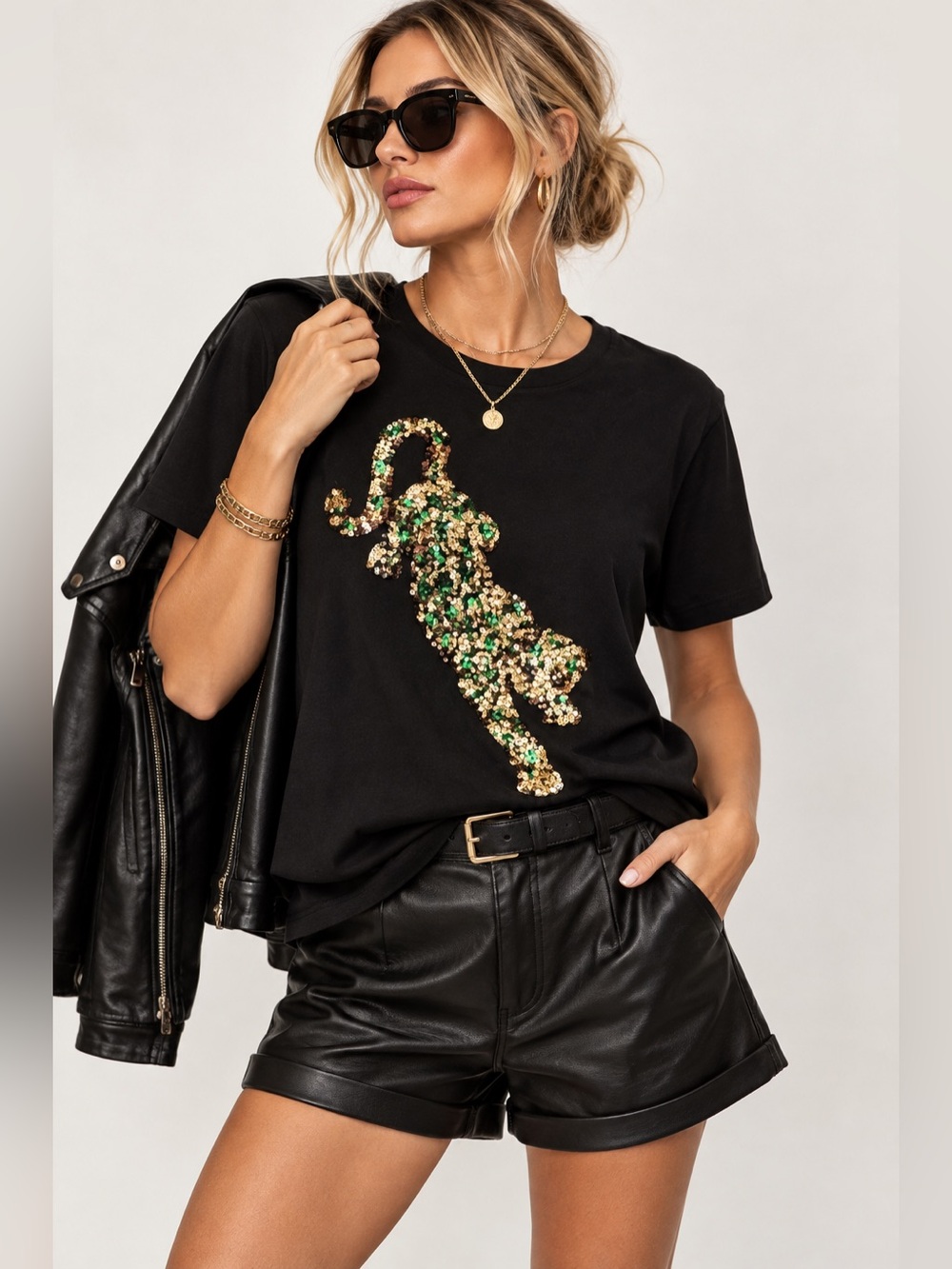H&M Black Sequin Leopard Graphic Tee Gold Green Embellished Short Sleeve L